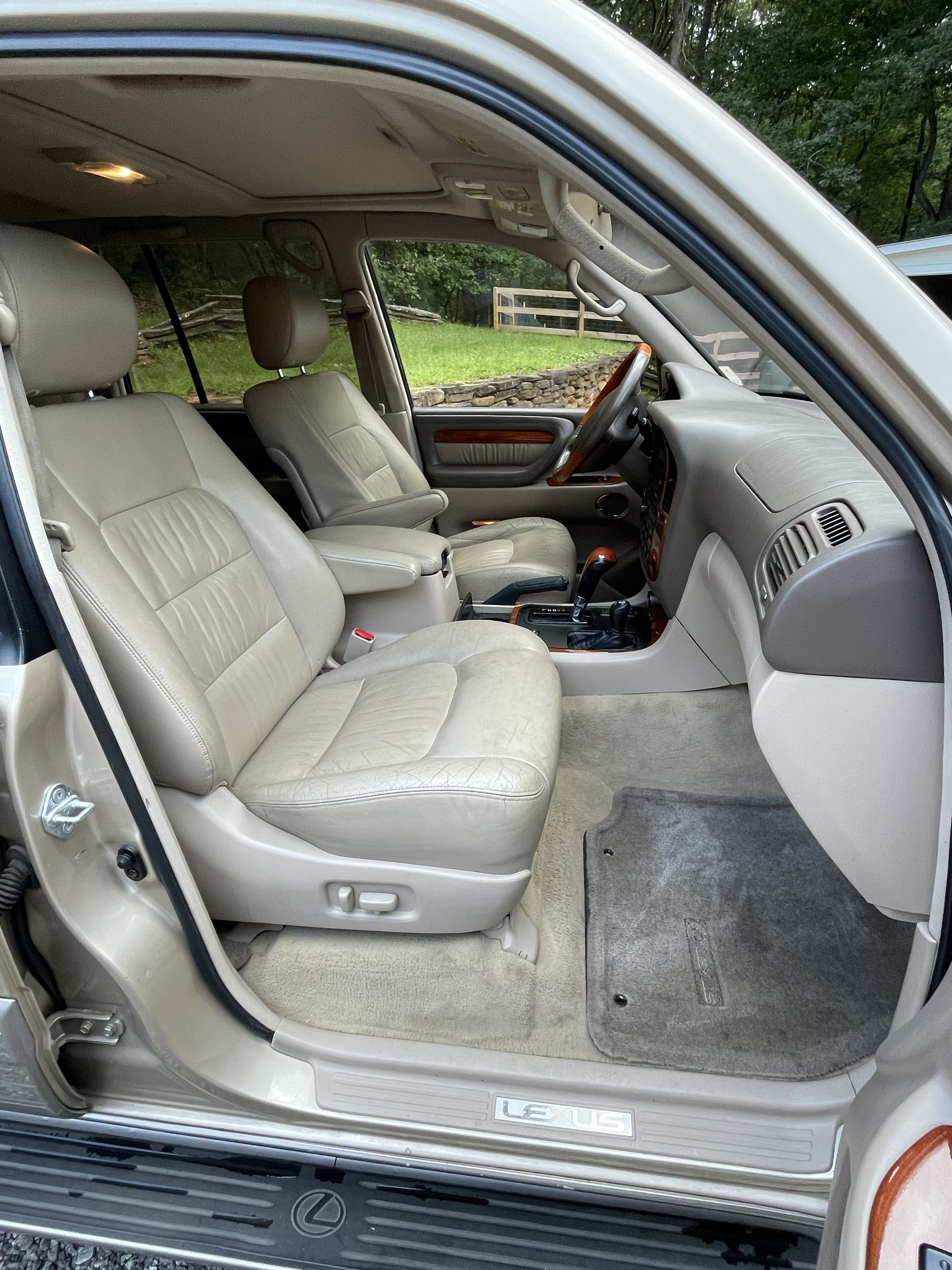 Used 2001 Lexus LX 470 4WD image 11