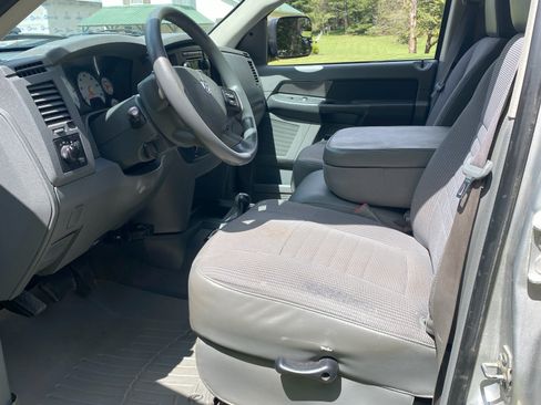 Used 2009 Dodge Ram 2500 Truck SXT image 9