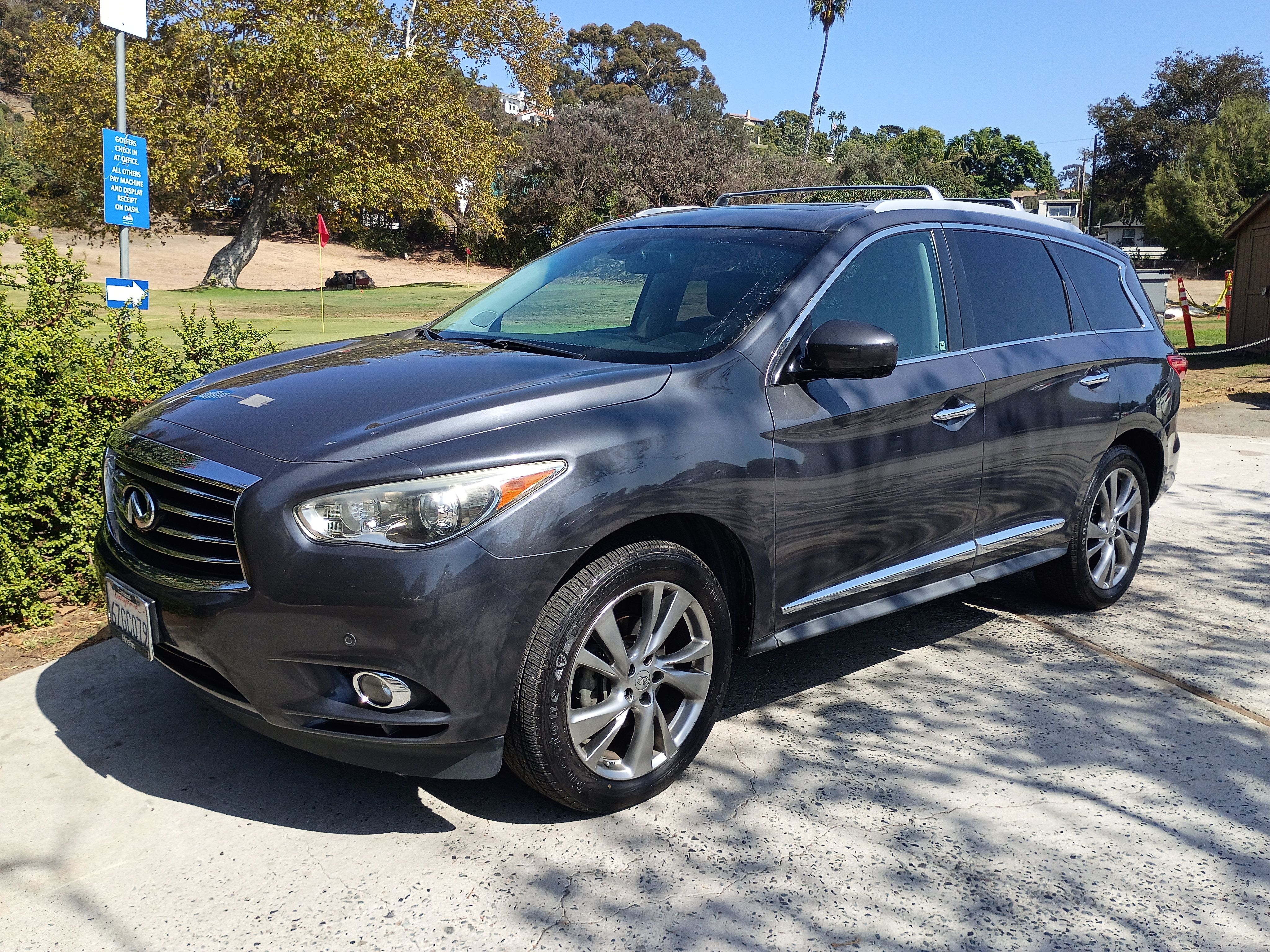 Used 2013 INFINITI JX35 FWD w/ Premium Pkg image 1