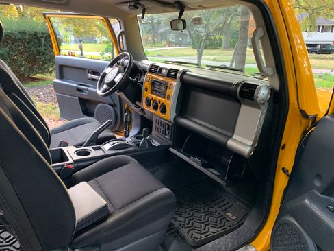 Used 2007 Toyota FJ Cruiser 4WD image 6