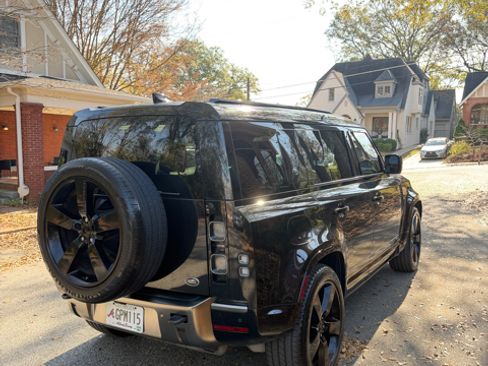 Used 2021 Land Rover Defender 110 X image 10