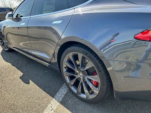 Used 2020 Tesla Model S Long Range Plus image 8