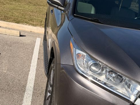 Used 2018 Toyota Highlander XLE image 14