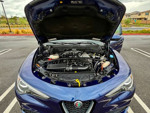 Used 2018 Alfa Romeo Stelvio Ti AWD/4WD image 4