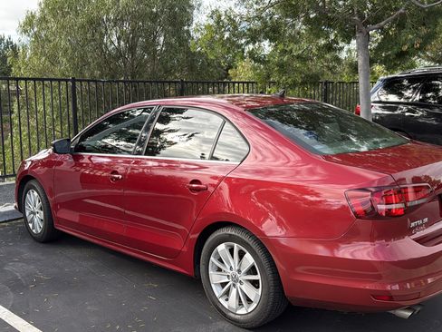 Used 2016 Volkswagen Jetta SE image 6