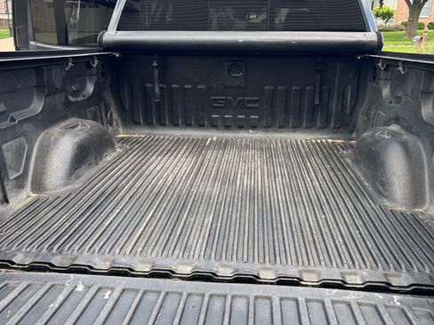 Used 2018 GMC Sierra 1500 SLT w/ SLT Premium Package AWD/4WD image 8