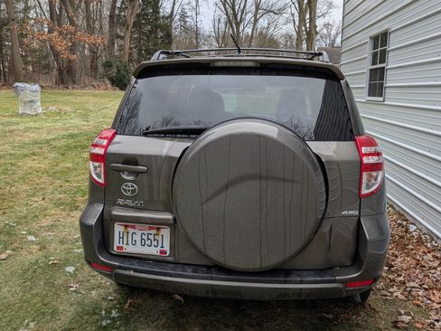 Used 2012 Toyota RAV4 4WD image 2