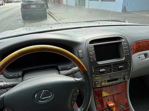 Used 2005 Lexus LS 430 image 10