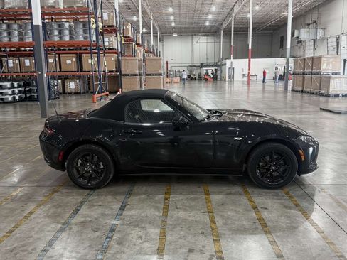 Used 2021 MAZDA MX-5 Miata Sport image 4