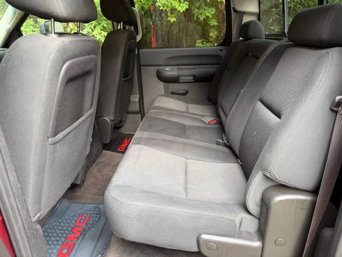 Used 2014 GMC Sierra 2500 SLE w/ SLE Preferred Package AWD/4WD image 18