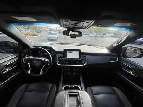 Used 2023 Chevrolet Suburban Z71 w/ Luxury Package image 13