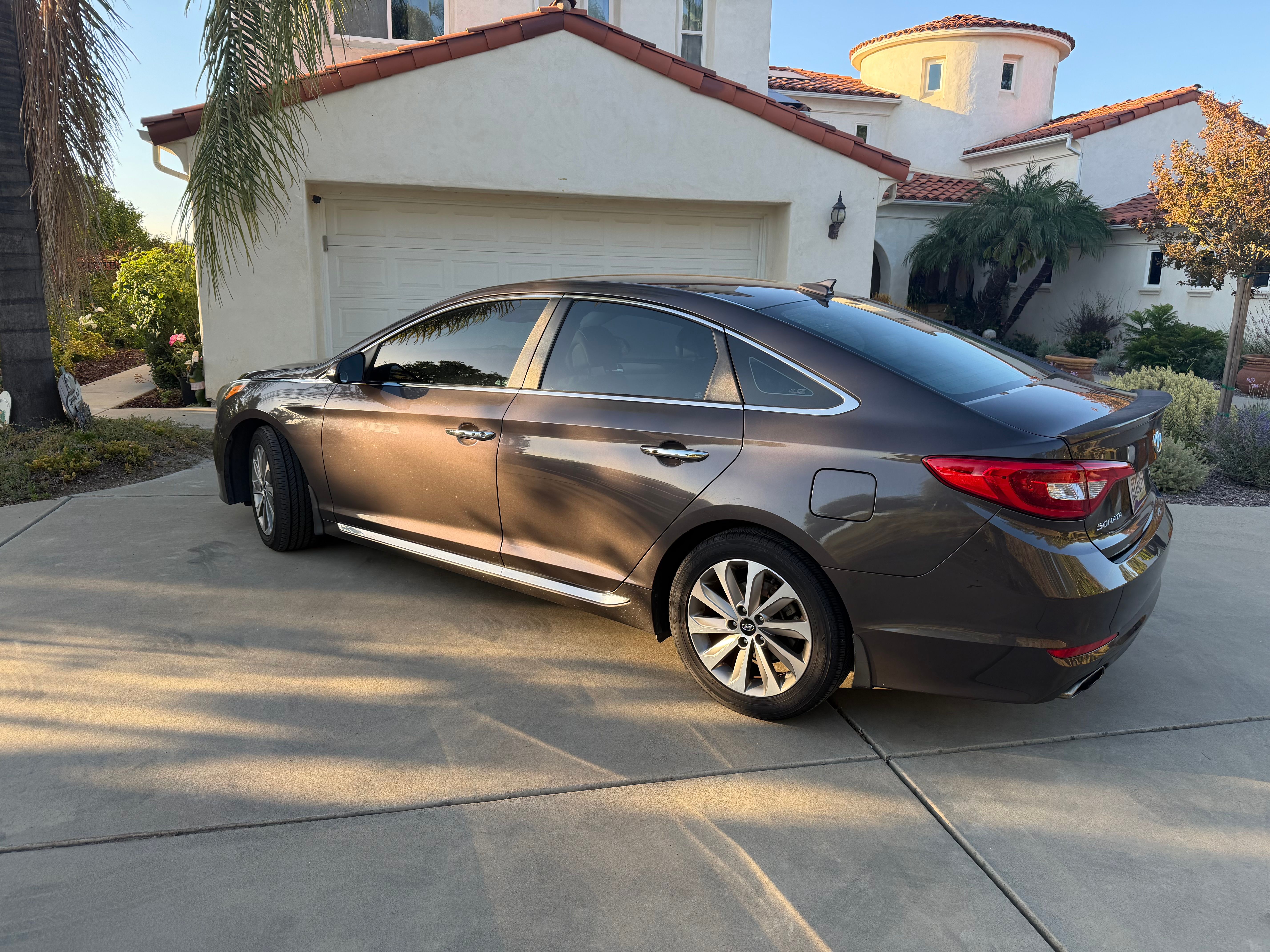 Used 2015 Hyundai Sonata Sport w/ Option Group 04 FWD image 2