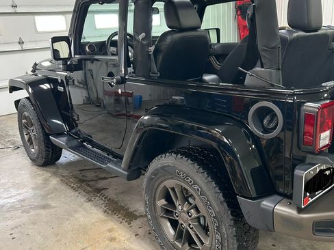 Used 2016 Jeep Wrangler Sahara image 23