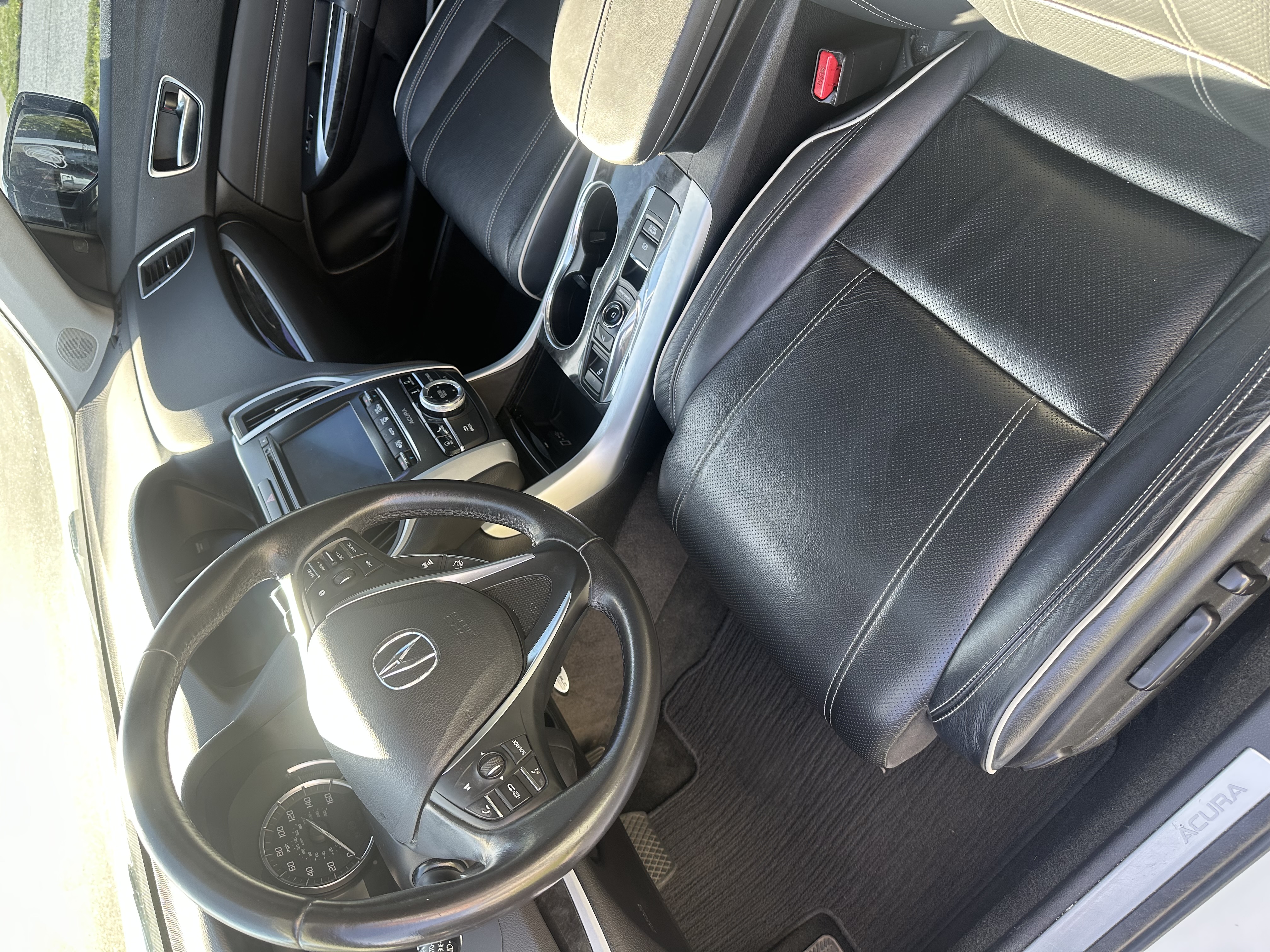 Used 2018 Acura TLX w/ Technology Package FWD image 4
