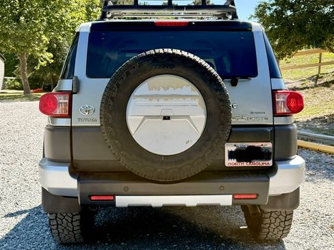 Used 2010 Toyota FJ Cruiser 4WD image 5