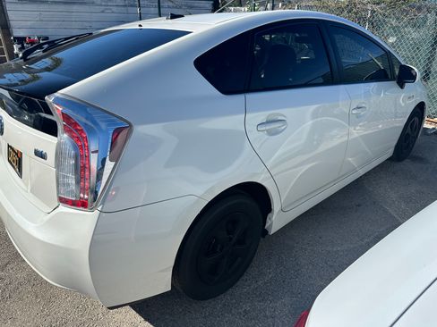 Used 2015 Toyota Prius Three FWD image 10