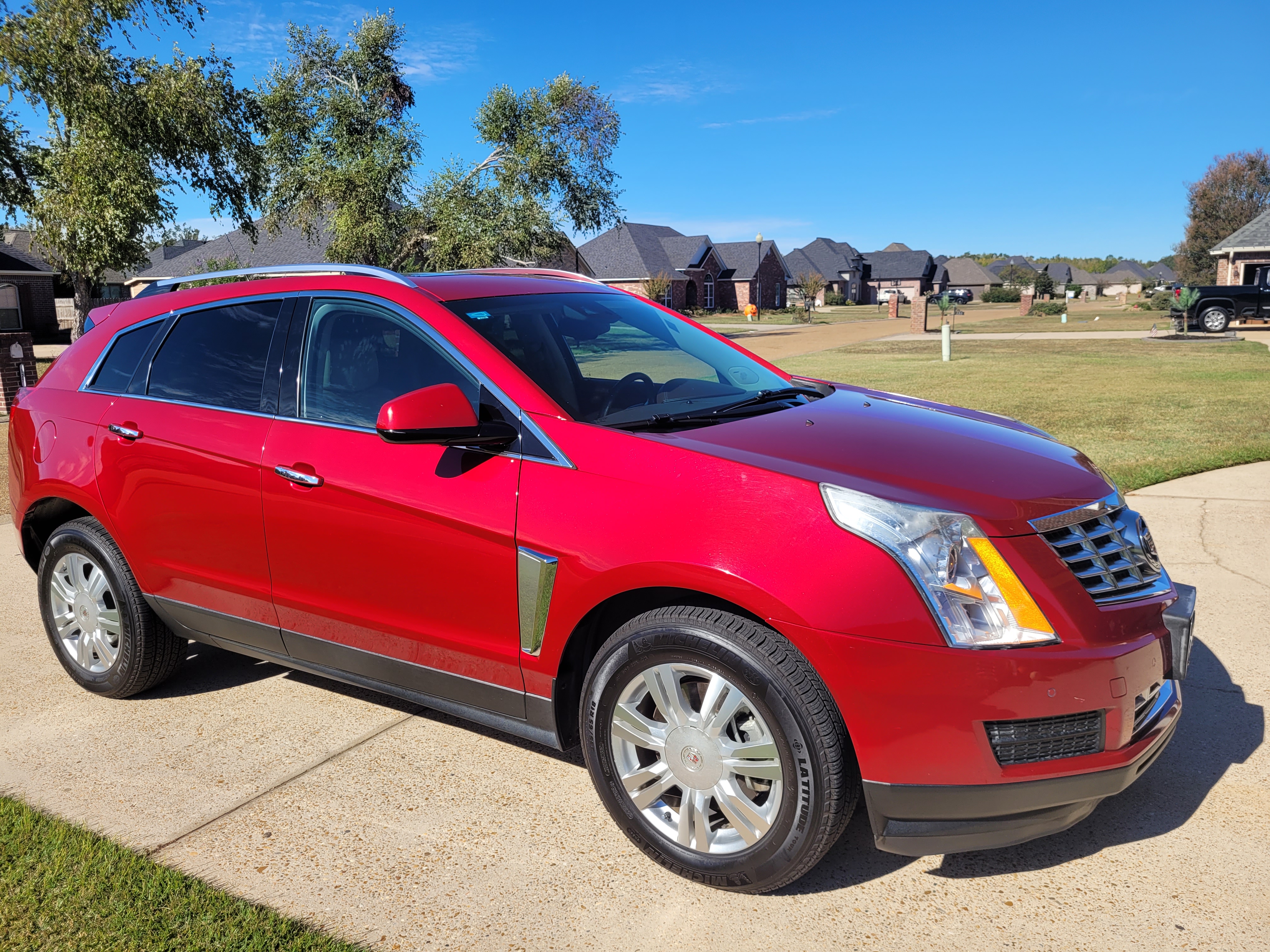 Used 2015 Cadillac SRX Luxury w/ Driver Awareness Package FWD image 1