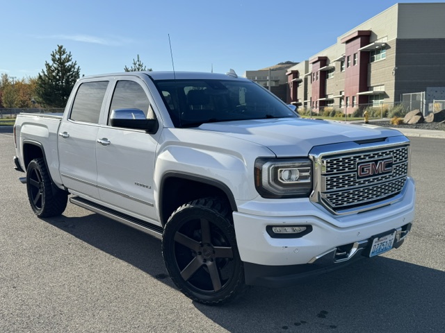 Used 2018 GMC Sierra 1500 Denali w/ Denali Ultimate Package AWD/4WD image 9