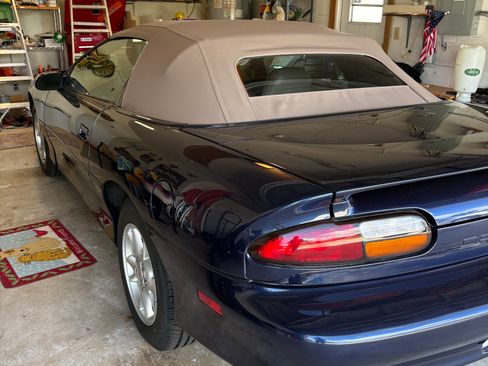 Used 2002 Chevrolet Camaro LT w/ Performance Handling Pkg image 5