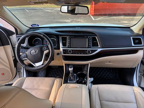 Used 2015 Toyota Highlander Limited image 16