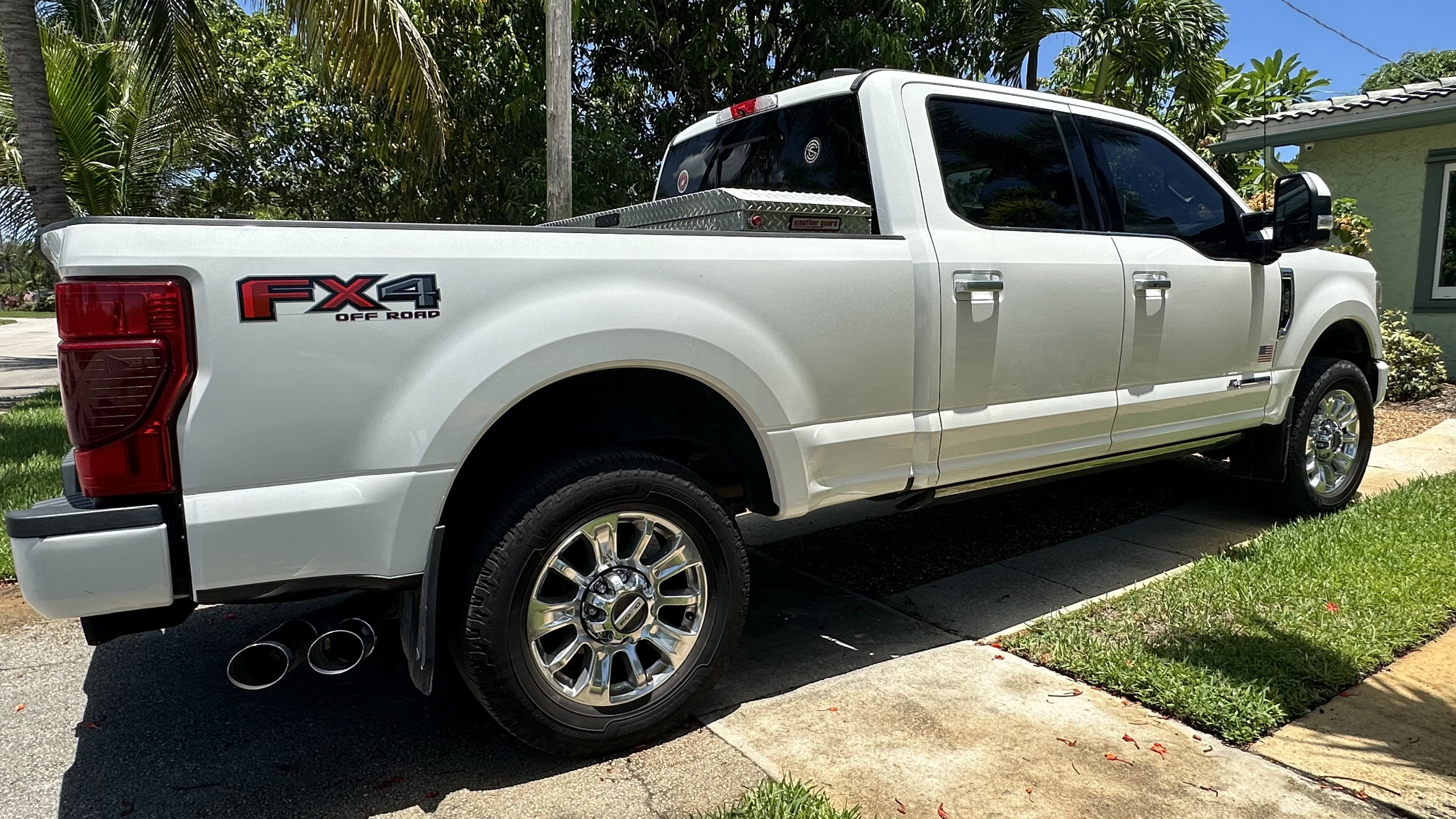 Used 2022 Ford F350 Limited AWD/4WD image 6