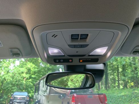 Used 2015 Chevrolet Impala LT image 14