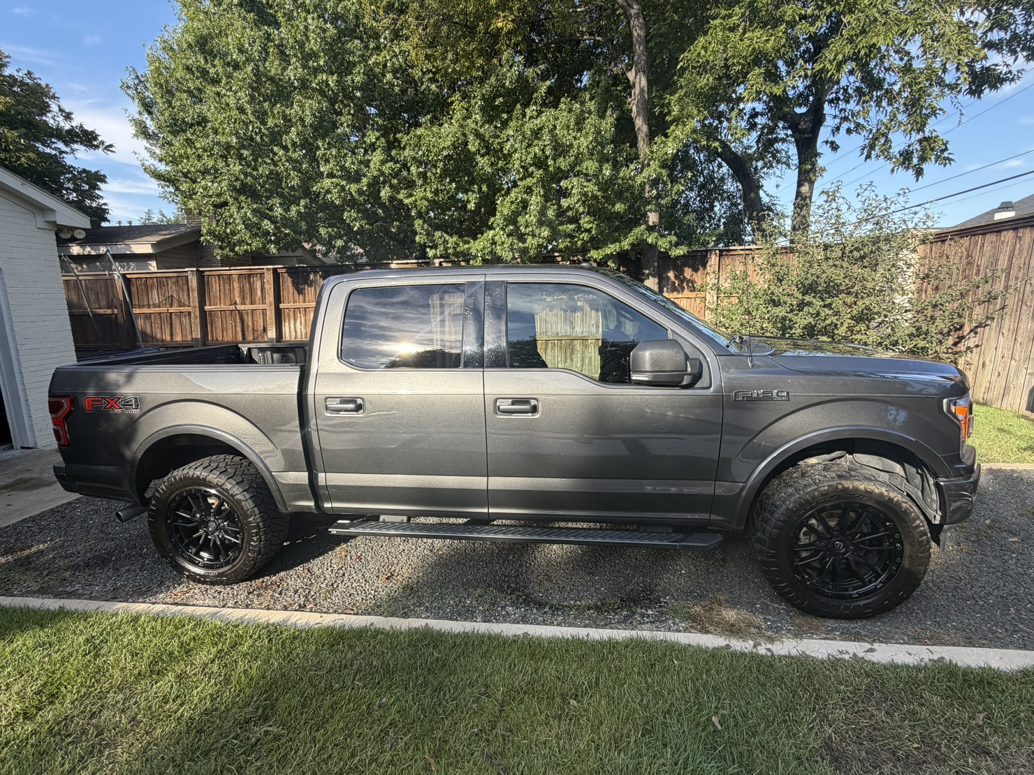 Used 2018 Ford F150 XLT w/ Equipment Group 302A Luxury AWD/4WD image 1
