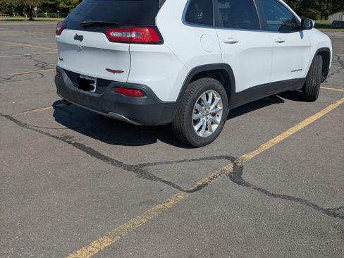 Used 2016 Jeep Cherokee Limited image 4