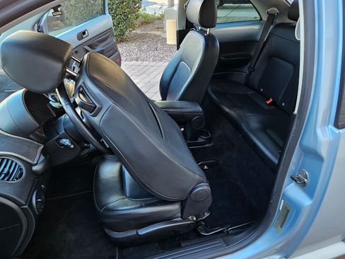 Used 2009 Volkswagen Beetle Coupe image 5