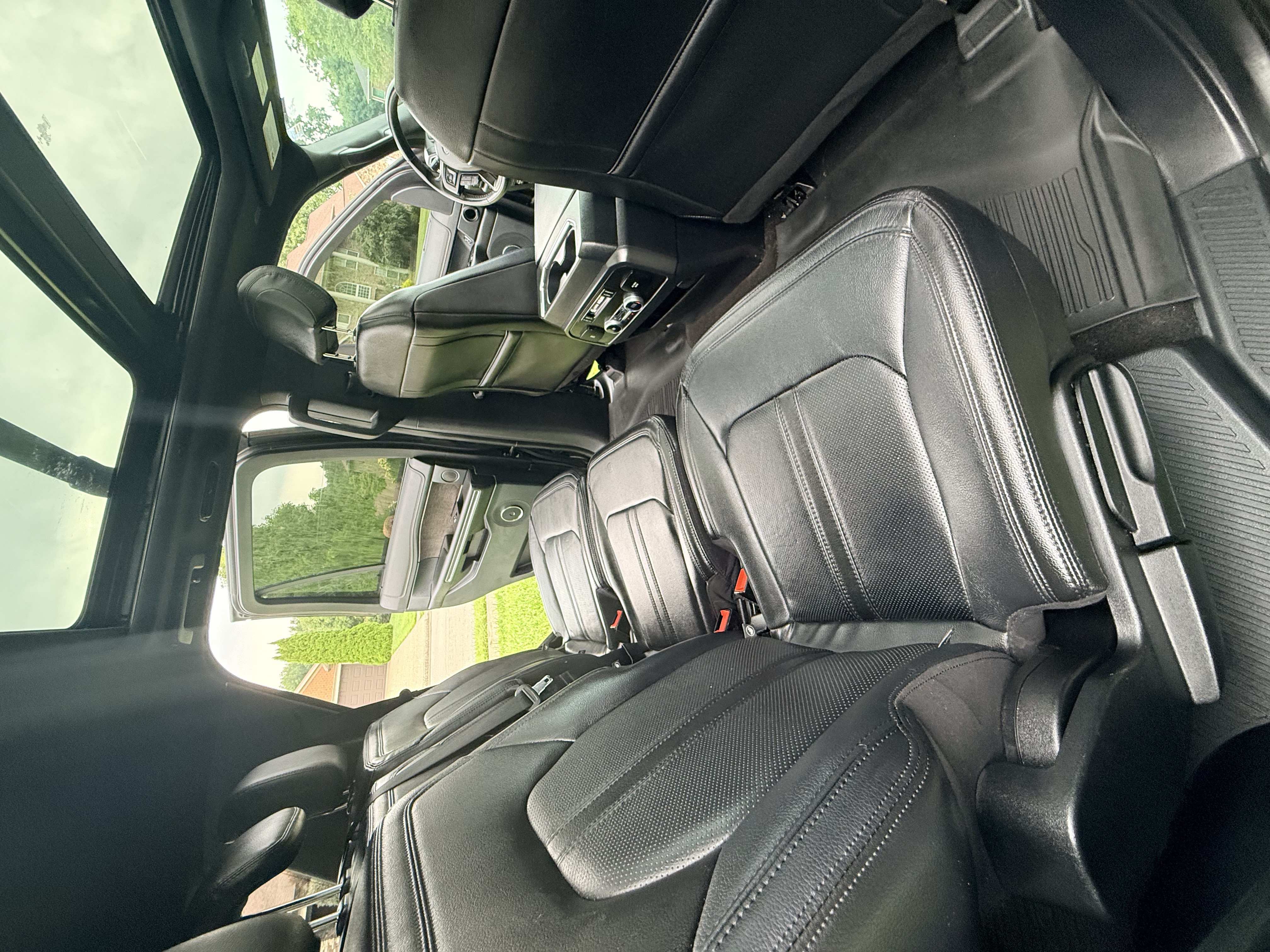 Used 2020 Ford Expedition Limited w/ Equipment Group 302A RWD image 15