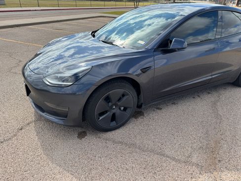 Used 2023 Tesla Model 3 Standard Range image 22