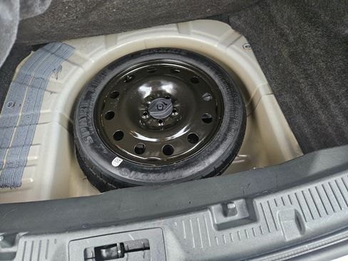 Used 2013 Ford Taurus SEL image 20