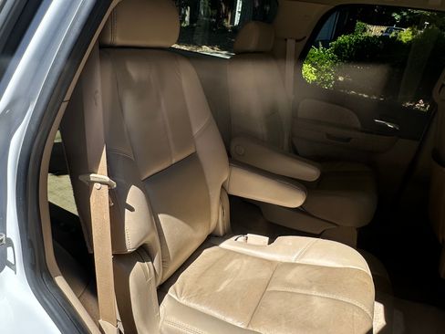 Used 2007 Chevrolet Tahoe LT w/ LT Preferred Equipment Group RWD image 21