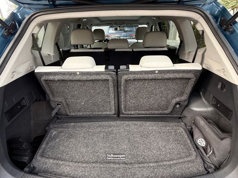 Used 2018 Volkswagen Tiguan SE w/ Panoramic Sunroof Package image 13