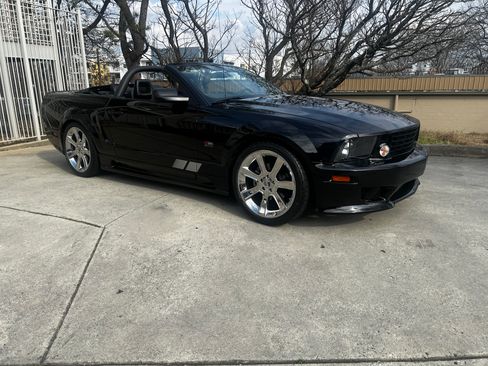 Used 2005 Ford Mustang GT Premium image 33