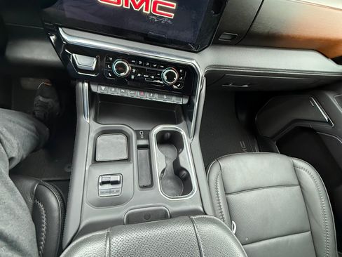 Used 2025 GMC Sierra 2500 Denali w/ Denali Reserve Package image 12