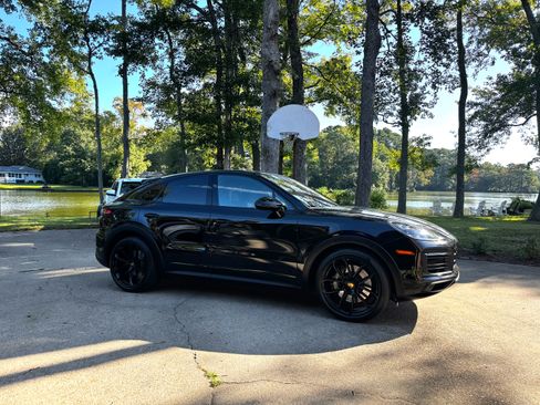 Used 2023 Porsche Cayenne GTS image 8