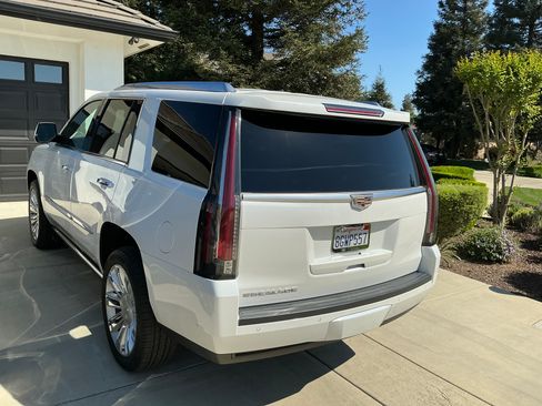 Used 2019 Cadillac Escalade Platinum image 5