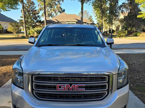 Used 2018 GMC Yukon XL SLT w/ Open Road Package image 1