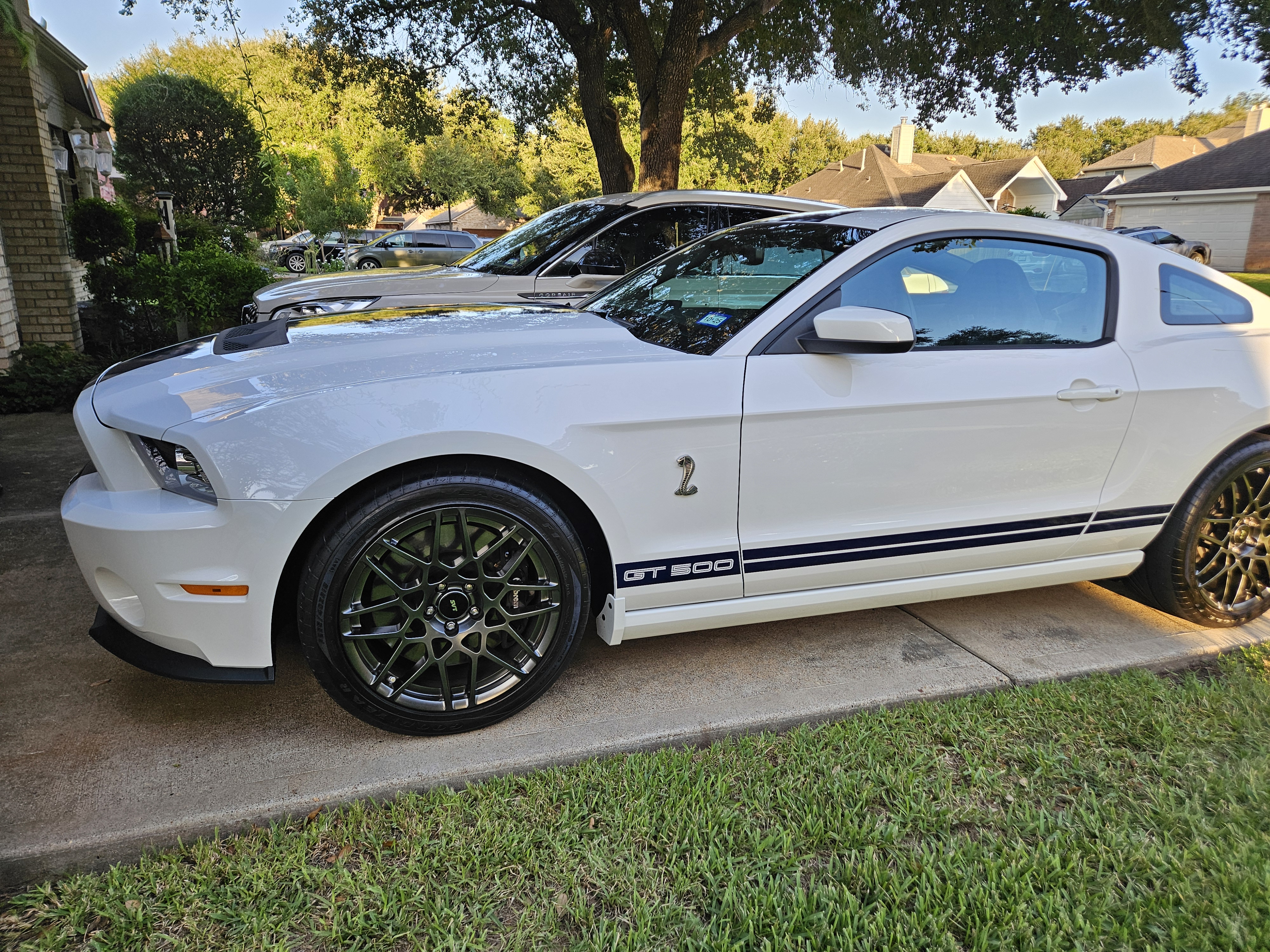 Used 2014 Ford Mustang Shelby GT500 w/ Equipment Group 821A RWD image 4