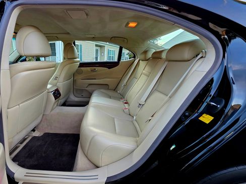 Used 2011 Lexus LS 460 L image 9