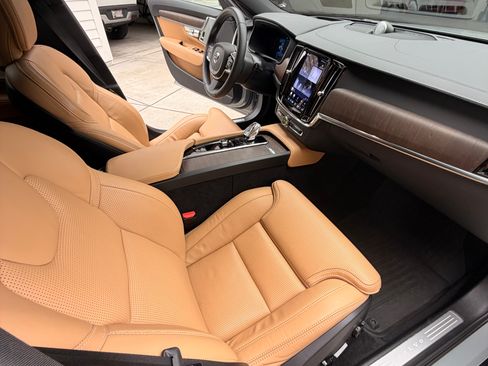 Used 2024 Volvo V90 B6 Cross Country Ultimate w/ Protection Package Premier AWD/4WD image 11