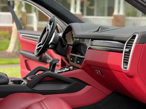 Used 2023 Porsche Cayenne GTS image 6
