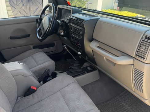 Used 2003 Jeep Wrangler Rubicon AWD/4WD image 9
