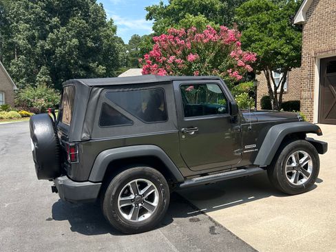 Used 2016 Jeep Wrangler Sport w/ Quick Order Package 23S AWD/4WD image 9
