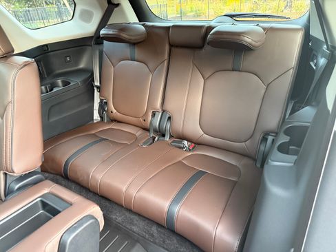 Used 2024 Honda Pilot Elite image 11