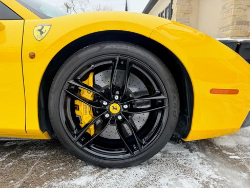 Used 2017 Ferrari 488 Spider image 12