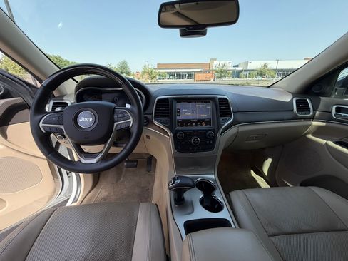 Used 2015 Jeep Grand Cherokee Overland w/ Trailer Tow Group IV RWD image 8