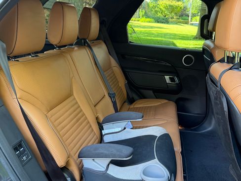 Used 2019 Land Rover Discovery HSE AWD/4WD image 13