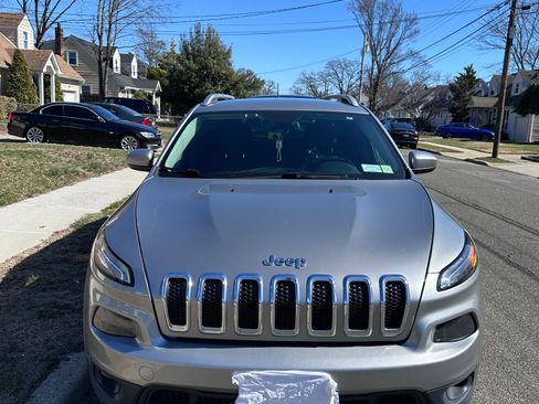 Used 2015 Jeep Cherokee Latitude image 4